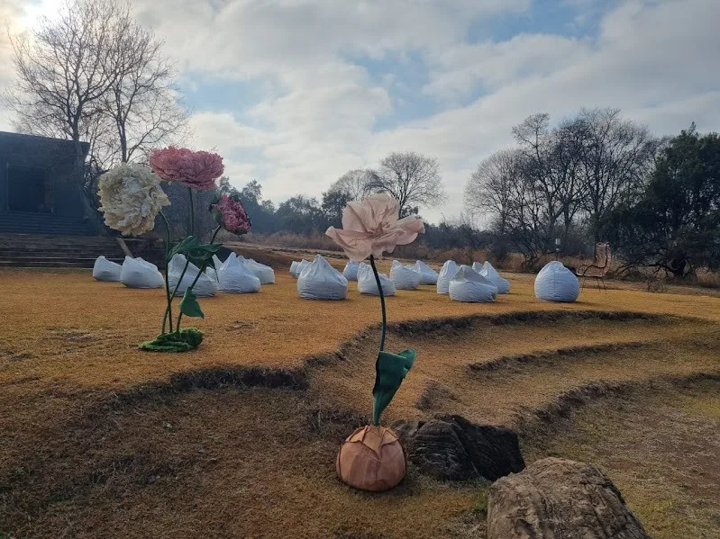 Giant Flowers - Image 24